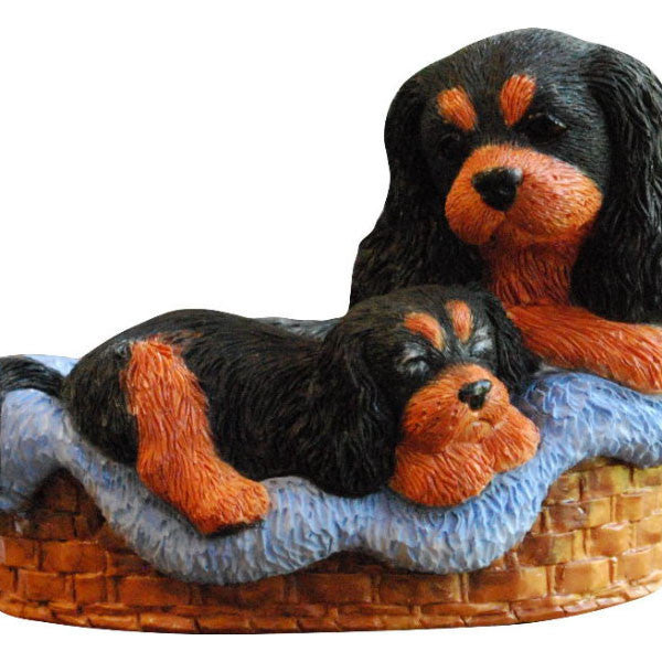 Mum & pup Cavalier King Charles Spaniel Black & Tan Figurine